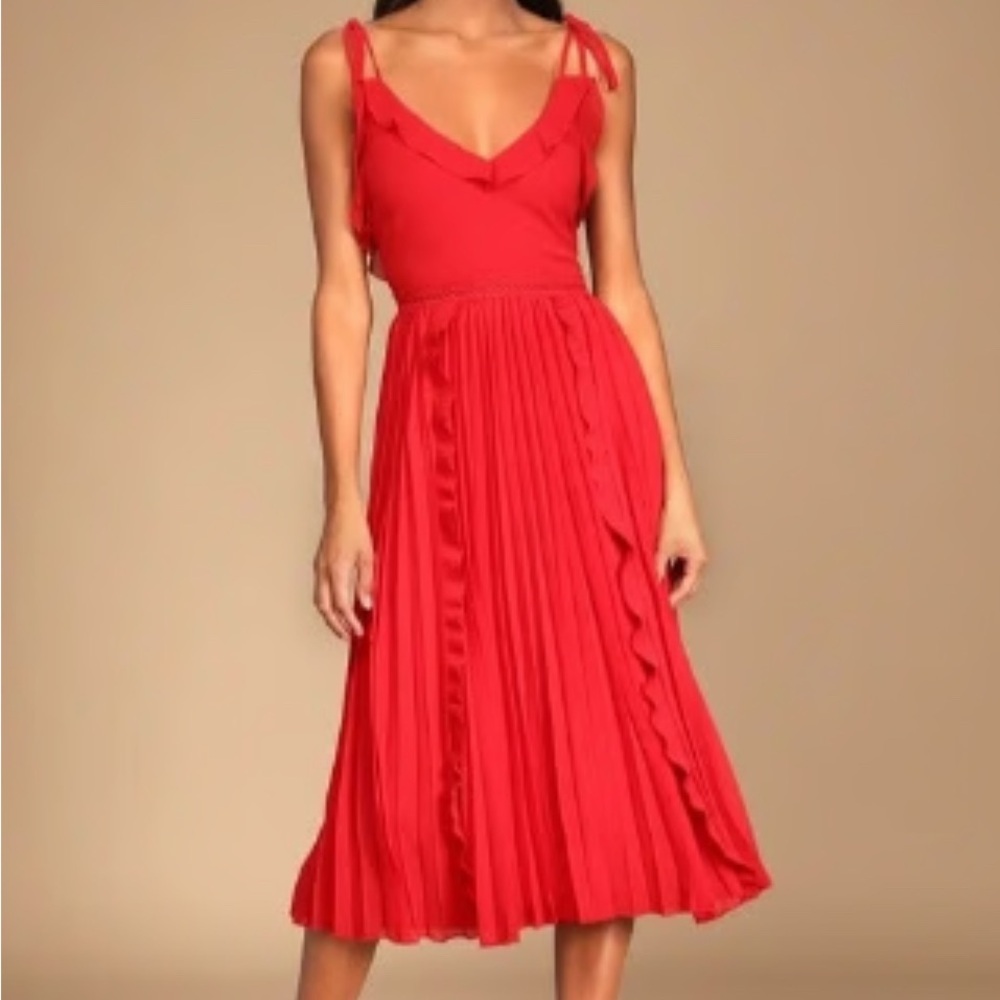 Vibrant Red Pleated Midi Sundress for Cocktail Nights